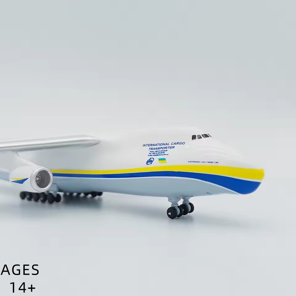 1:400 Scale Antonov An-124 Tra - Model Airplane Plastic recension och pris